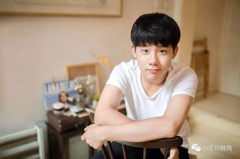 周奇向涵之同回住所公司急宣单身？这波操作真让人看麻了