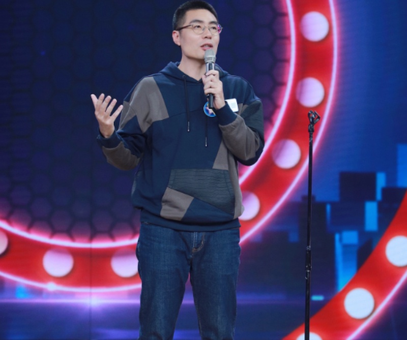 周奇向涵之同回住所公司急宣单身？这波操作真让人看麻了