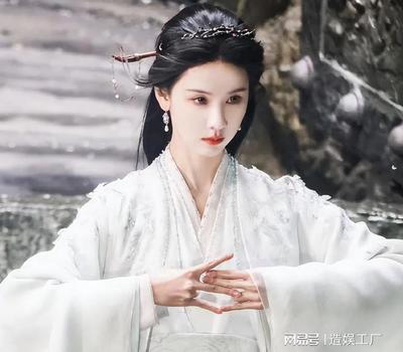 爆哭！成毅新剧就一张海报全网炸锅这排面谁懂啊